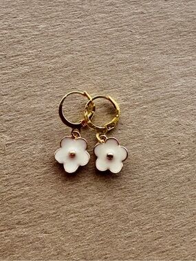 5/$25 dainty White flower Charm Earrings Gold Huggie Hoops
